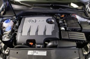 1.6 TDI Motor ( EA 189 ): Strömungsgleichrichter (Einbau: Bild 6 von 6)
